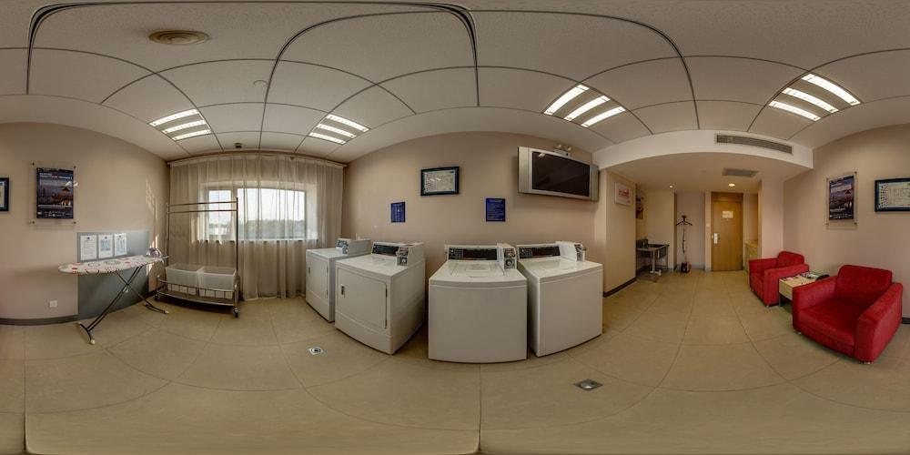 Holiday Inn Express Shanghai New Hongqiao, An Ihg Hotel Kültér fotó